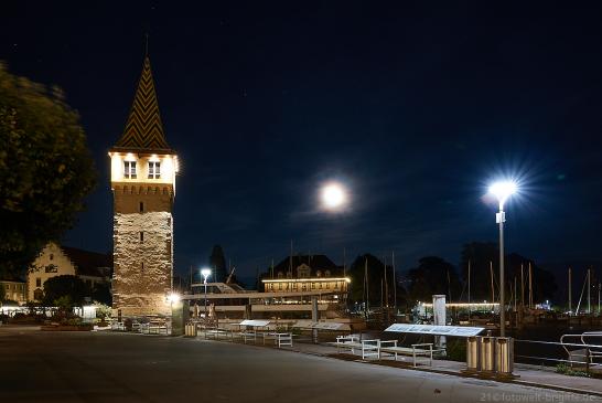 Hafen mit Mangturm