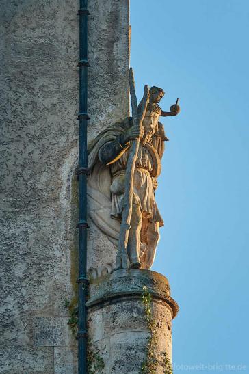 Statue am Schloss