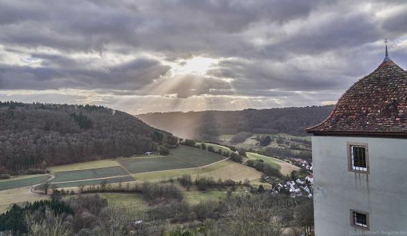 Blick Richtung Kocherstetten, re. Archivturm