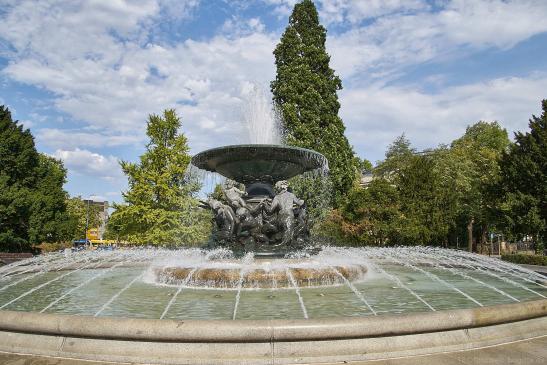 Brunnen Stille Wasser