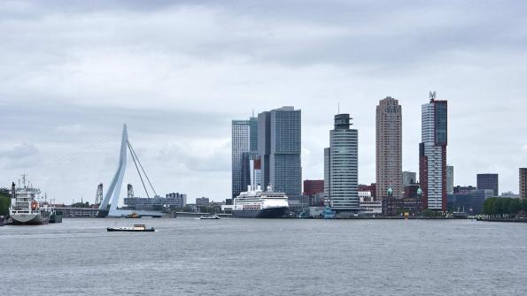 Erasmusbrücke und Stadtteil Kop van Zuid