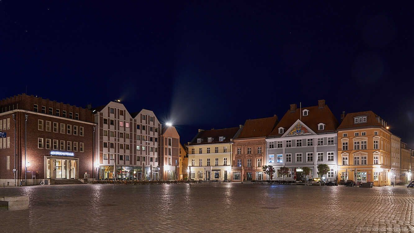 Alter Markt in Stralsund in den Nachtstunden