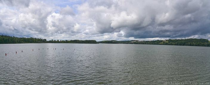 Kleiner Brimbachsee, im Hintergrund Absberg