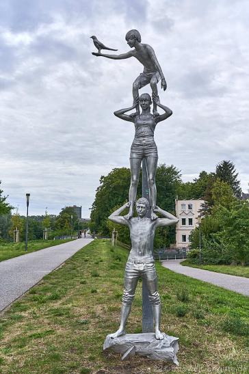 Totem mit Elster