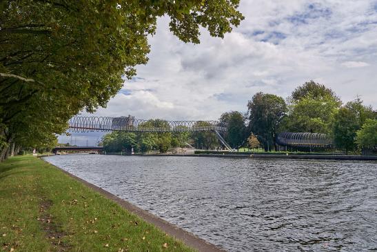 Brücke: Slinky Springs to fame