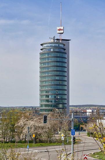 TDS-Büroturm - 70 m hoch - mit Antenne 103 m hoch