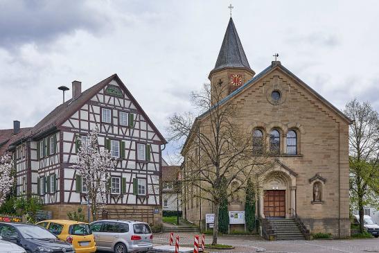 Verwaltungsstelle und Kirche
