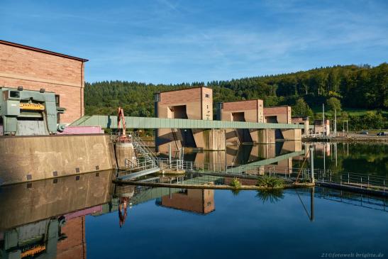 Neckarschleuse Guttenbach