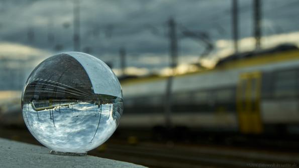 Bahnhof Heilbronn, vorbeifahrender Zug