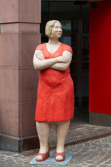 Rote Frau