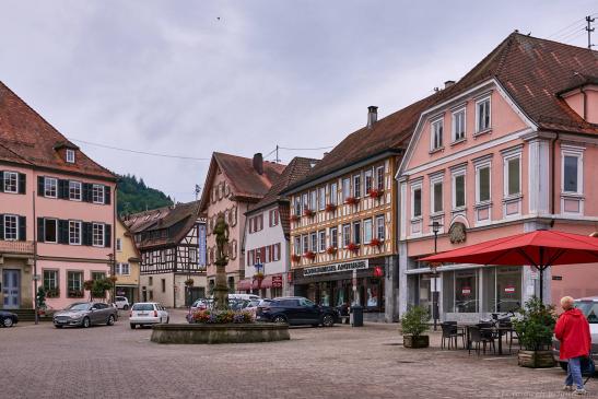 Marktplatz mit Marktbrunnen