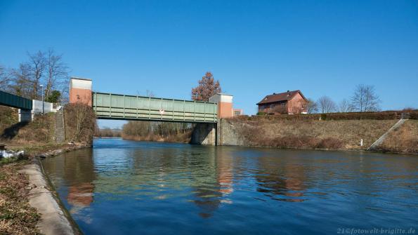 und daneben der Neckarkanal